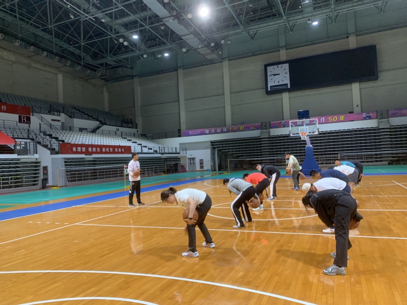 德天空：基米希周一上午接受了负荷测试，但还不确定能否出战