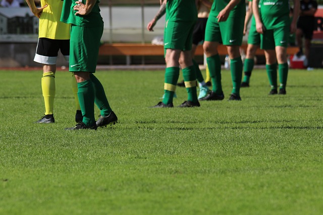 踢球者评德甲第11轮最佳阵容：卡尔、奥利塞、于帕、拜尔入选